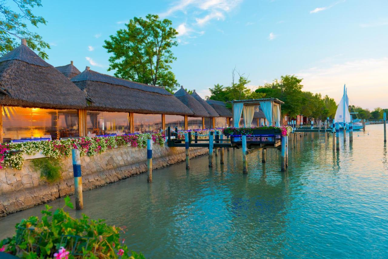 Halley Belmare Apartments Bibione Exterior foto